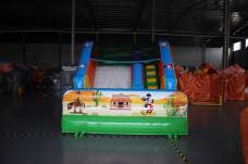 Inflatable slide 